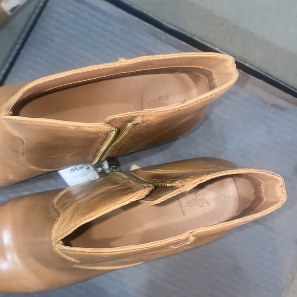 Frye Jennifer Booties. Never worn size 9. Natural beige. - Picture 5 of 9